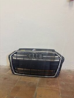 Originální maska (gril) Audi A3 8V – pěkný stav
