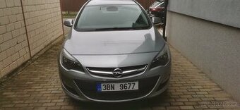 Prodám Opel Astra j sports tourer 1.4 88kw rv. 2013