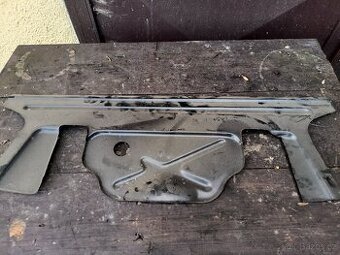 Škoda Spartak,Oktavia. Plech pod motor