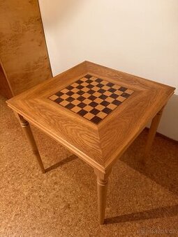 Šachový stolek