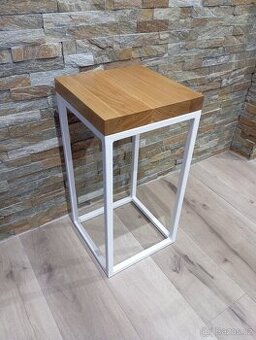 Odkládací stolek dub/kov