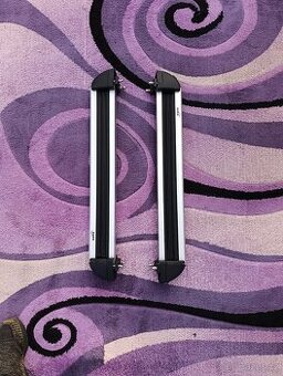 Držák na lyže značky hakr