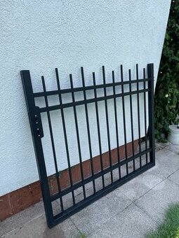 Nová branka - žárový zinek, komaxit