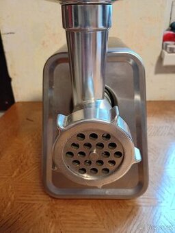 Elektrický mlýnek na maso