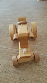 Dřevěný pojízdný traktor - 1