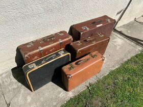 Staré dobové kufry