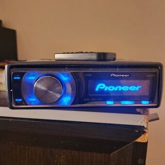 PIONEER DEH-P7000UB CD MP3 ORGANICKÝ DISPLEJ