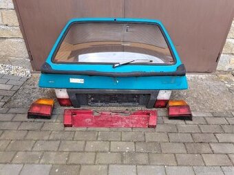 Škoda Favorit, Forman, páté dveře a zadní světla