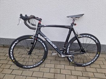 Silniční kolo RAVO – karbon, Campagnolo, Mavic Cosmic