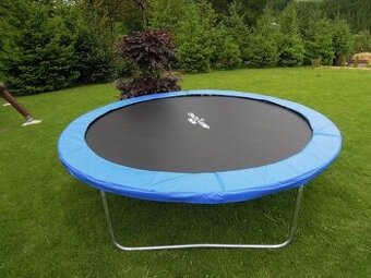 Trampolína