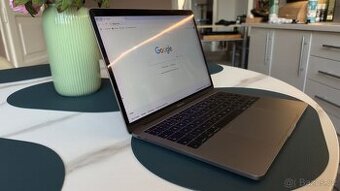 MacBook Pro 13 rok 2017
