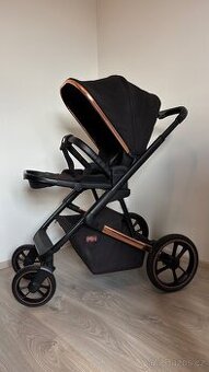 Kočárek MOON Style + adaptéry na BeSafe + pláštěnka – KOMPLE