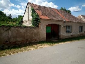 Rodinný dům + velký stavební pozemek Božice - 1