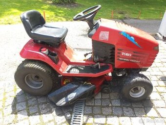 Zahradní traktor Toro