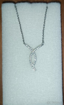 Stříbrný náhrdelník s přívěskem s krystaly Swarovski