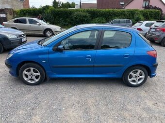 Peugeot 206, benzín, 1.4, r. 2004