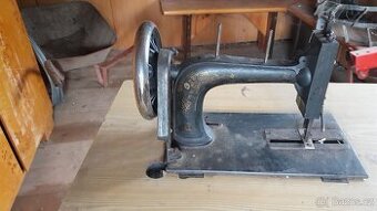 Šicí stroj, starý
