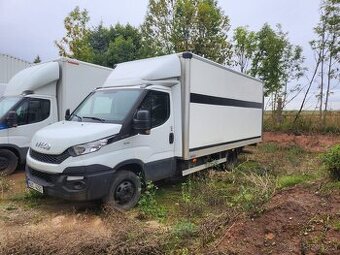 Skříňová nástavba na 10 palet s plošinou