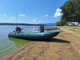 Rybářský člun/loď + Tohatsu 5 HP – komplet, jako nový