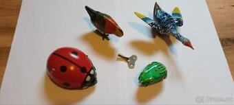 Staré plechové hračky na klíček