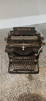 Prodám starý psací stroj Remington