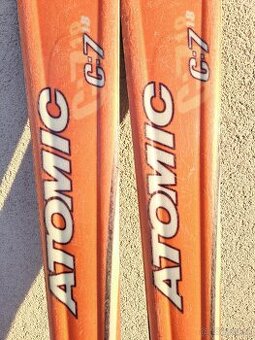 Dámské carvingové lyže Atomic 158cm