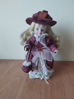 Porcelánová panenka