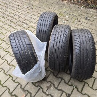 Bridgestone 215/50/18