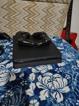 PlayStation 4 Slim 1TB