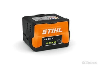 Nový akumulátor STIHL AK 30 S