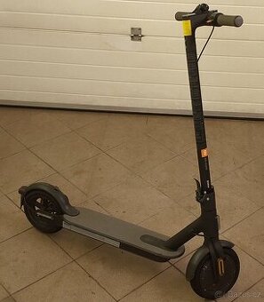 Elektro koloběžka Xiaomi mi electric scooter Essential