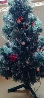 Vánoční umělý stromek