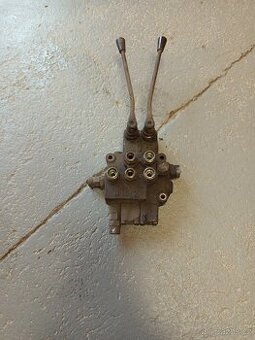 Hydraulický rozvaděč