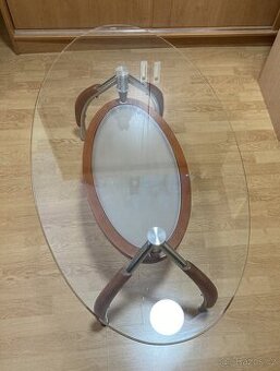 Oválný konferenční stolek