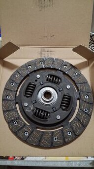 Prodám 2x spojkovou lamelu UNO,Punto,Bravo/a,Marea,Lancia Y