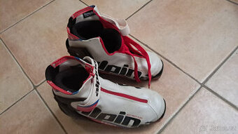 Lyžáky Alpina velikost EUR35 NNN