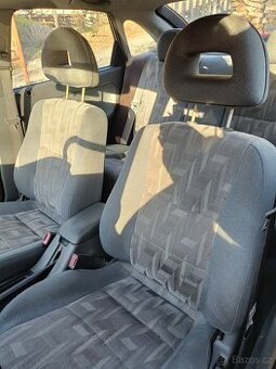 Mazda 626 GE sedačky