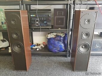 Třípásmové sloupové reproduktory