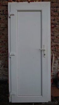 Vchodové, boční dveře