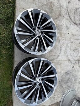 Hlinikova kola r19 superb 4 3P0 601 025