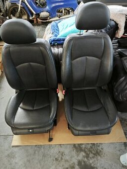 Sedačky Mercedes W211