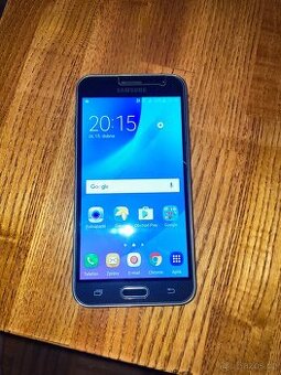 Samsung J3 2016 Pekny stav,plne funkcni.