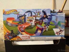 Hot Wheels Racer Verse