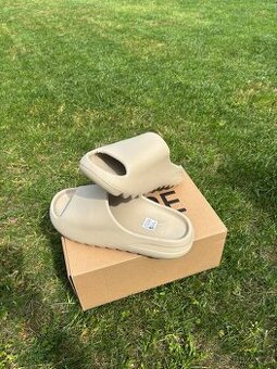 Adidas yeezy slides