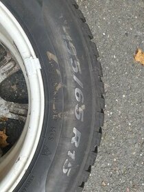 Audi A4 Zimní gumy Pirelli na disku