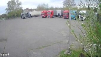 Parkovací místa pro TIR I osobní automobily