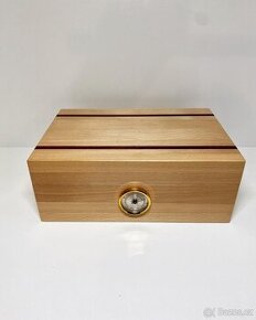Humidor světlé barvy s palisandrem - 1