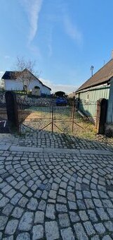 Brána dvoukřídlá s kamennými sloupky - 1