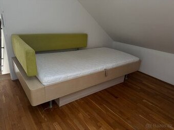 Postel s matrace + Stůl