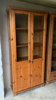 Ikea Vitrína knihovna Markor Leksvik Hemnes antik
